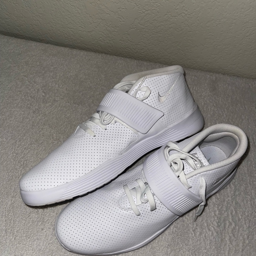 Nike Ultra XT Sneakers with Breathable Design